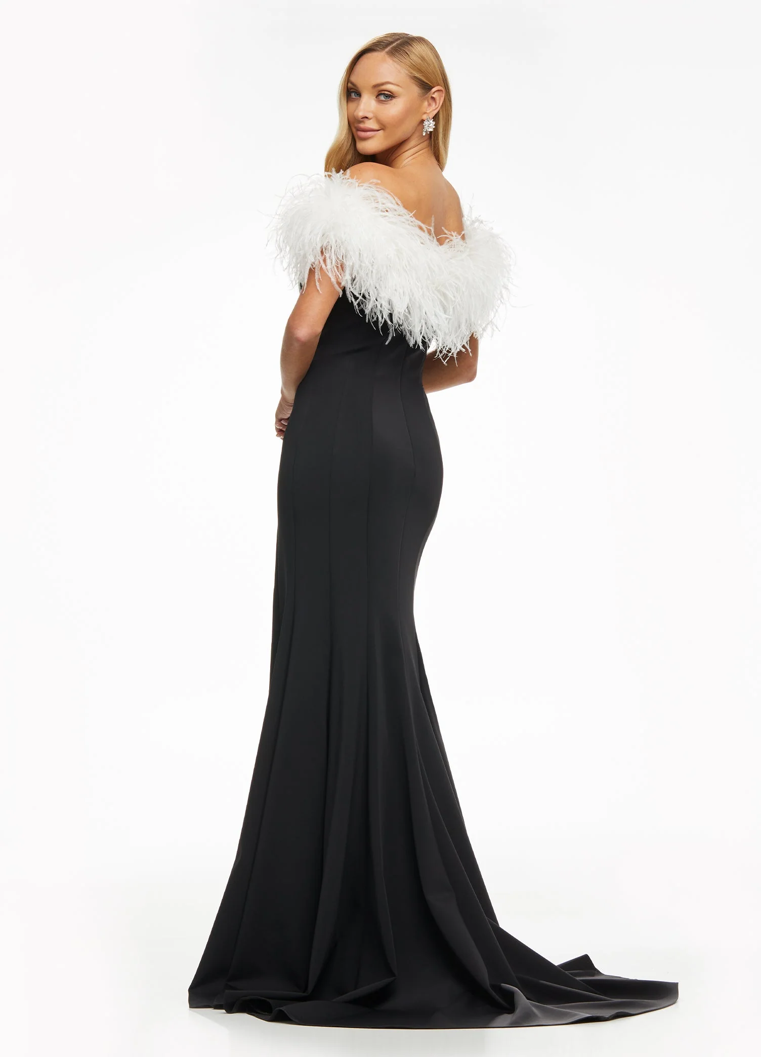 Ashley Lauren 11101 Size 2 Hot Pink Prom Dress V Neckline Feather off the Shoulder Wrap - Image 8