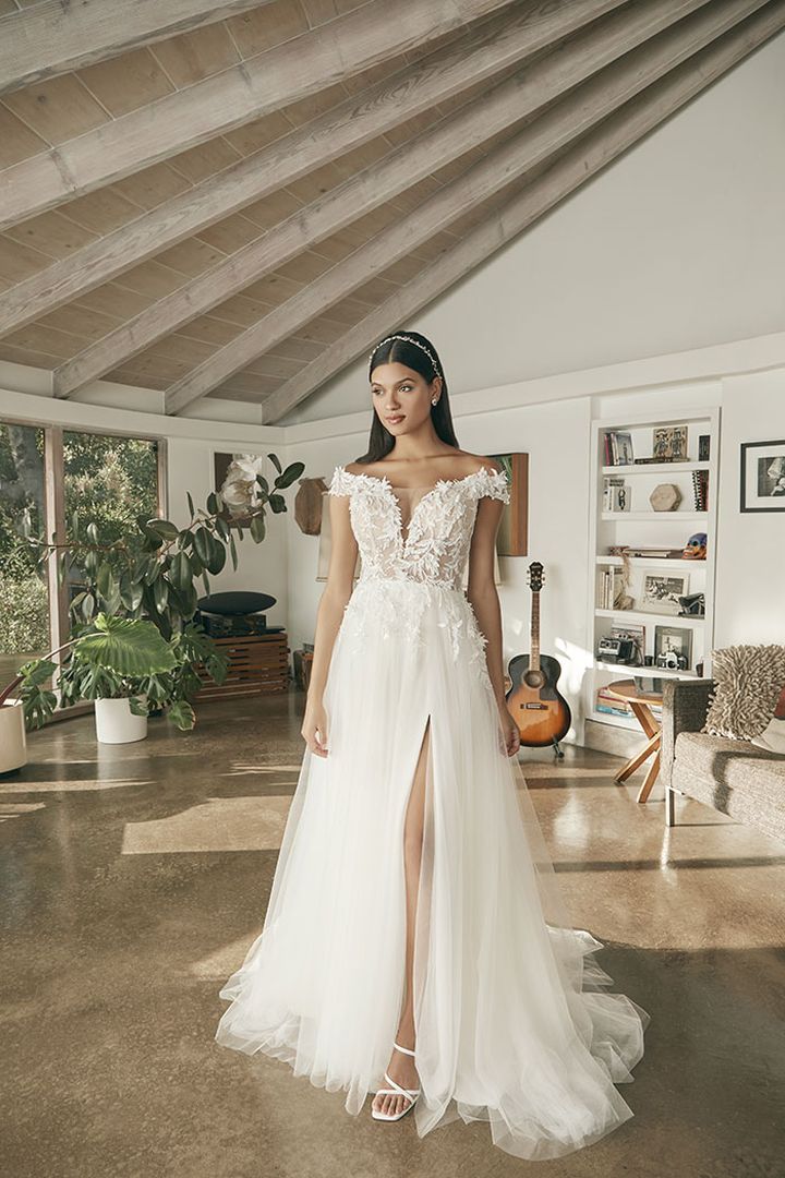 Beloved by Casablanca Bridal BL387 size 4 Remi Wedding Dress Off the Shoulder Lace Tulle Skirt