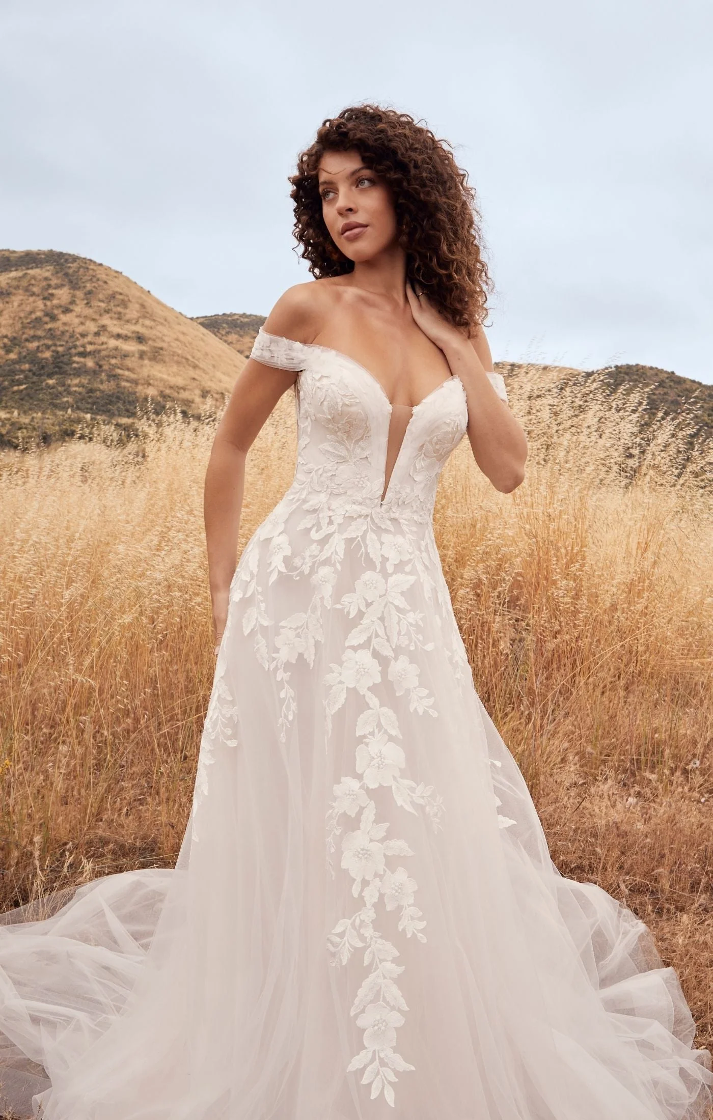 Casablanca Bridal Beloved BL433C size 22 Penny Curvy A-Line Wedding Dress Floral Lace Deep V-Neck Off The Shoulder Tulle Train Bridal Gown - Image 6