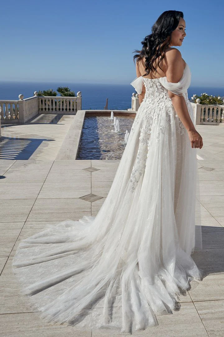 Casablanca Bridal 2455V Matching Lace Cathedral Veil for Mae Wedding Dress - Image 4