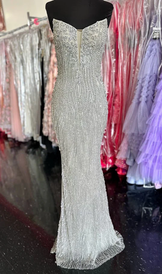 Chic and Holland HF110284 Size 0 Silver Crystal Fitted Pageant Dress High Slit Formal Couture Gown - Image 3