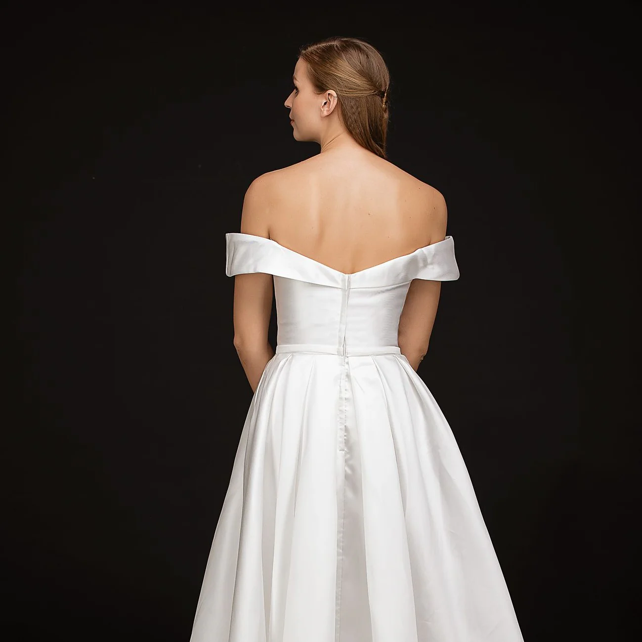 Nina Canacci B1901 size 6 off the shoulder A line wedding dress - Image 4