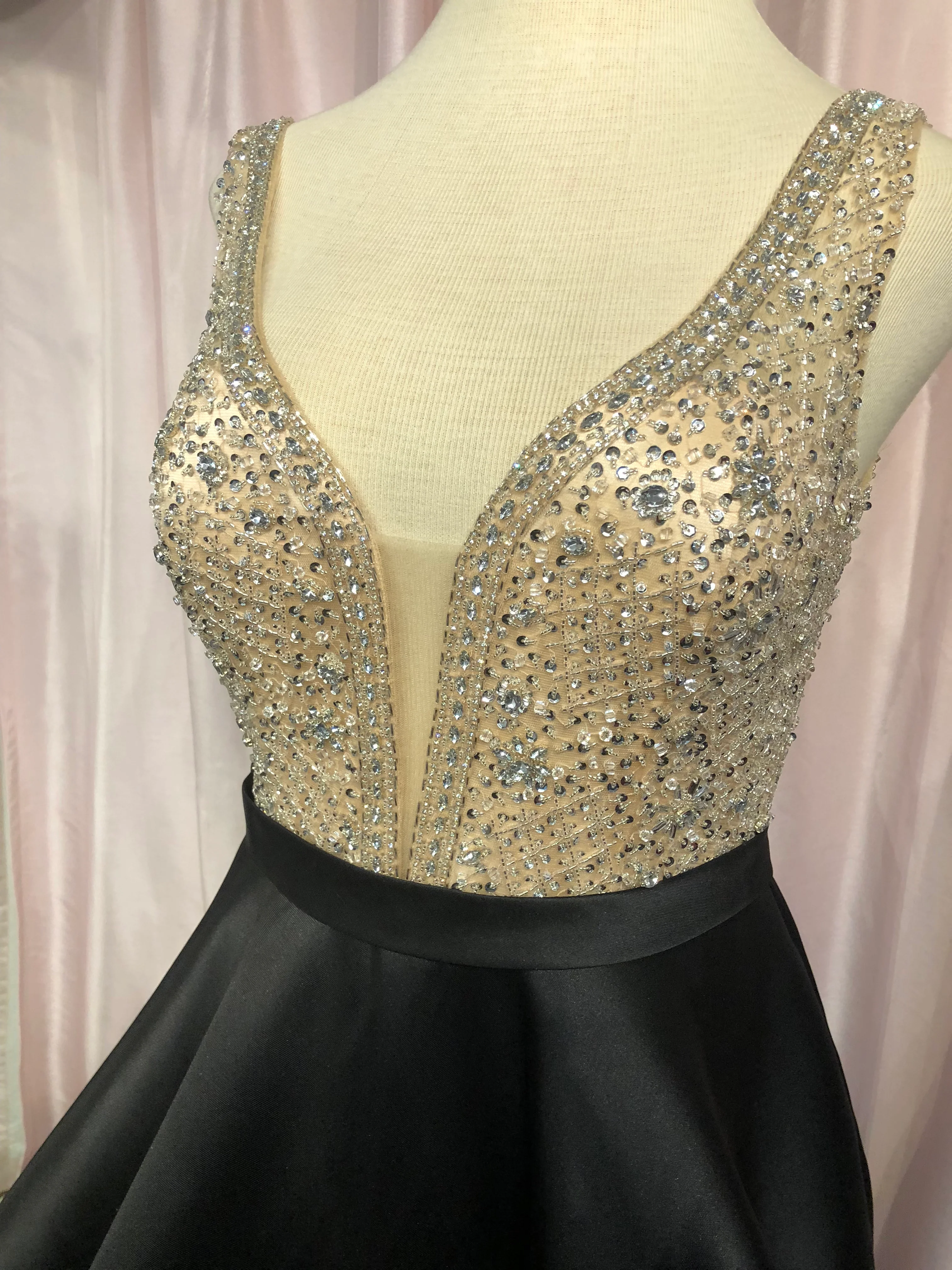 Jovani JVN60696 Size 12 Black Prom Dress Ballgown Pockets - Image 2