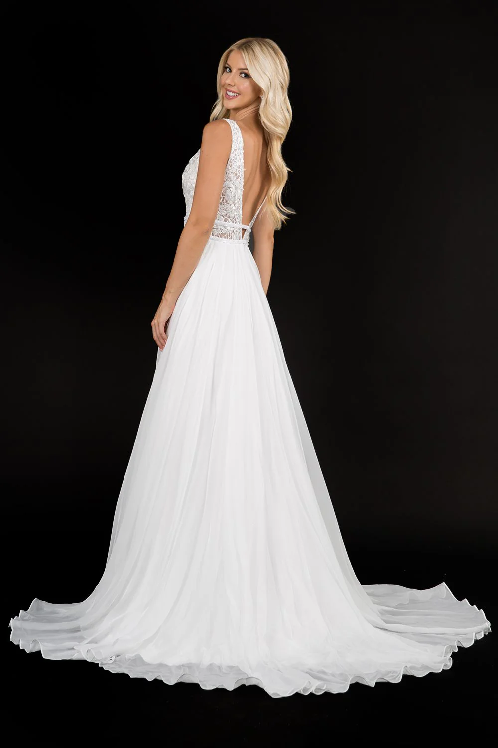 Nina Canacci 2205 lace plunging neckline long wedding dress size 10 with train chiffon - Image 2