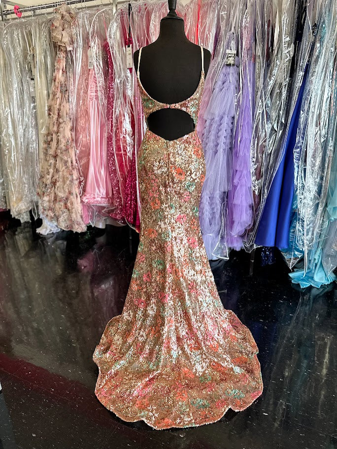 Nina Canacci 2393 Size 4, 8 Gold Sequin Floral Prom Dress Backless Formal Guest Evening Gown Fitted V Neck - Image 2