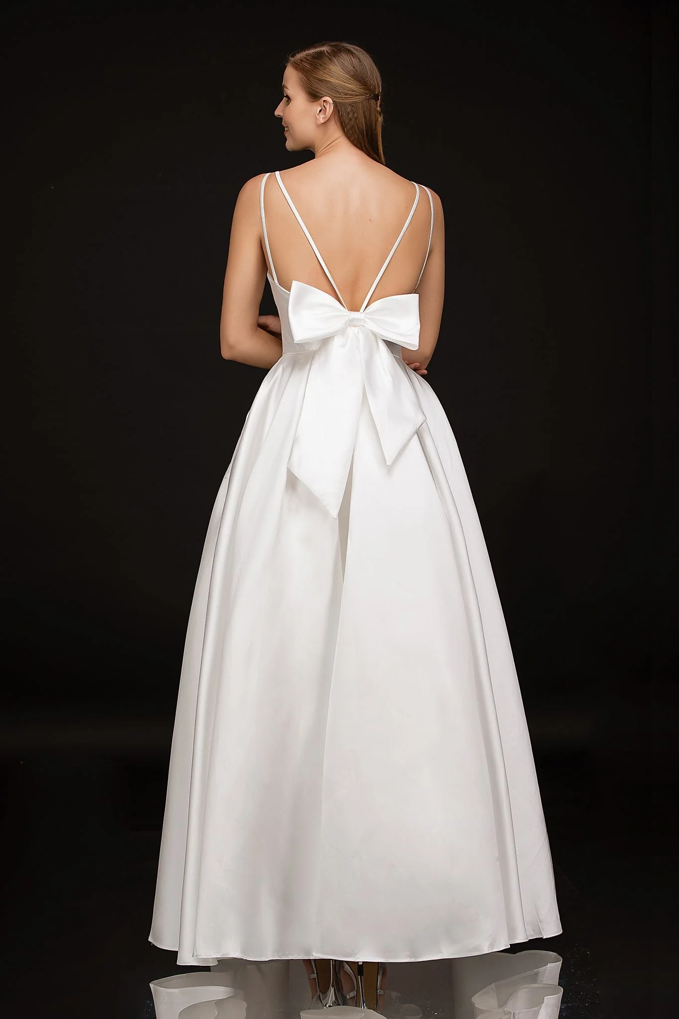 Nina Canacci B1900 White satin prom dress ballgown with bow size 14 - Image 2
