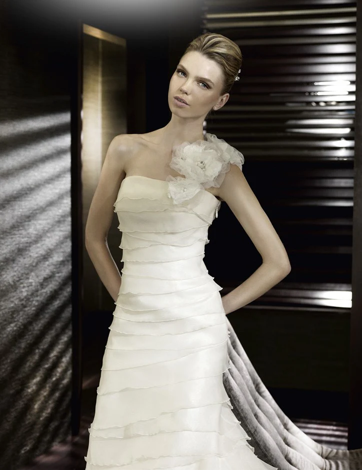 Pronovias San Patrick Eden Bridal Gown Size 10 Off White Wedding Dress One Shoulder - Image 3